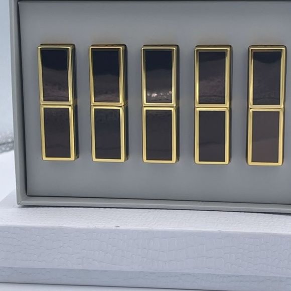 TOM FORD Lip Color Matte #16 SCARLETT ROUGE mini - Picture 3 of 5